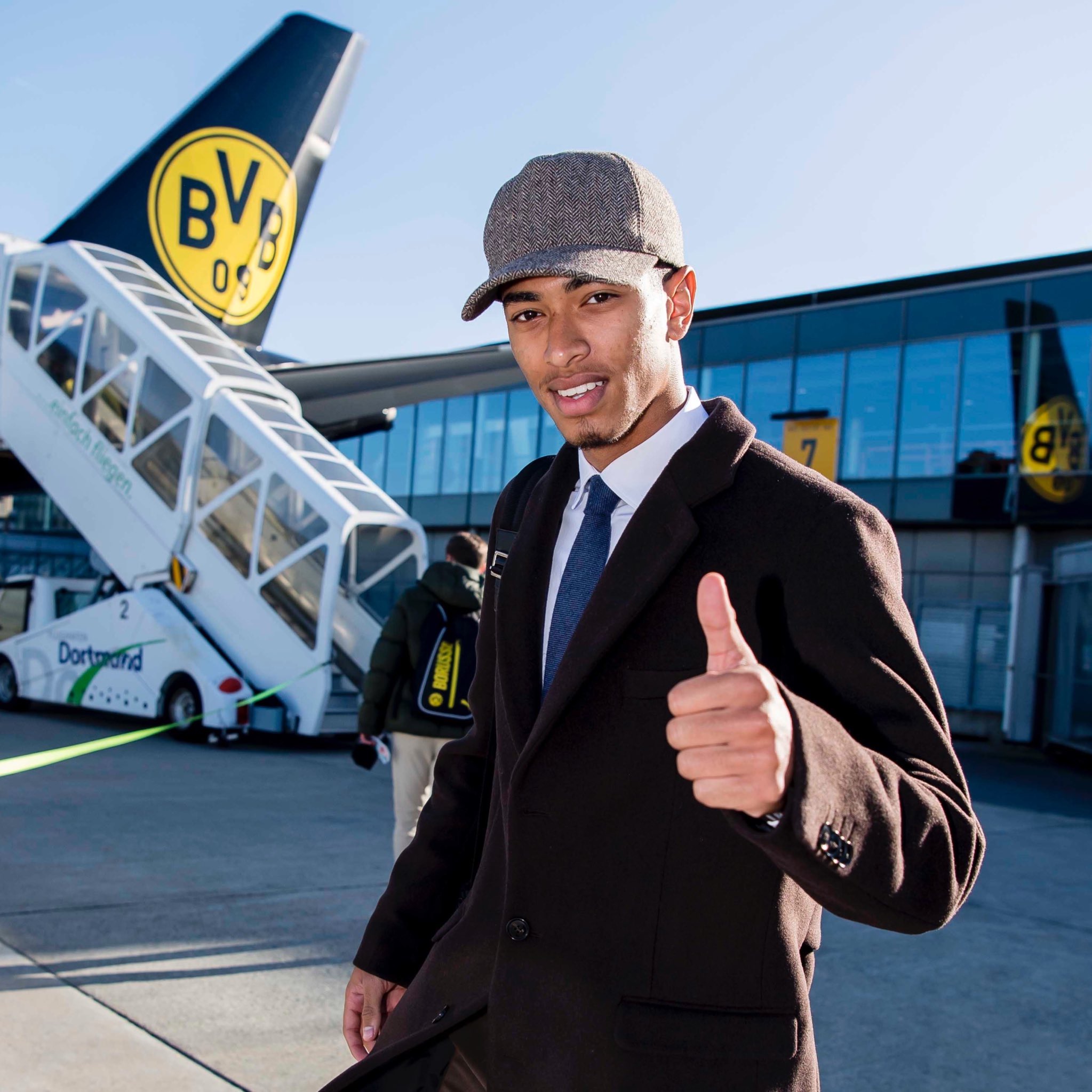 载lol新手成长礼包-转折点！洛杉矶快船调整名单，德国杯转会期攻防权衡，管理层满意，轮换策略成焦点的简单介绍